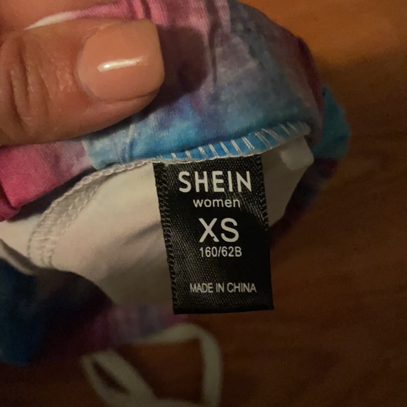 Shein high waisted comfy shorts - Picture 2 of 3